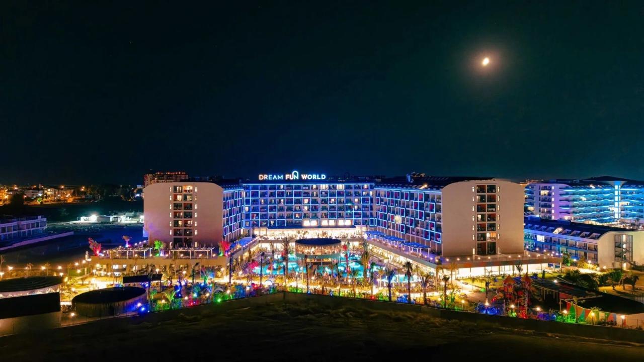Hotel Dream Fun World