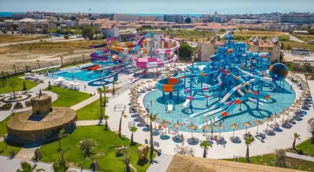 Hotel Dream Water World