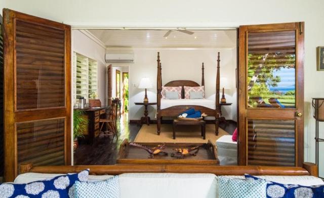 Round Hill Hotel & Villas