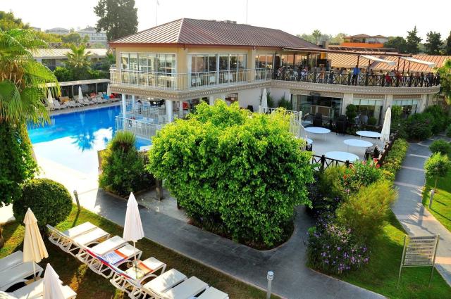 Orient Express & Hotel Sun Club Side