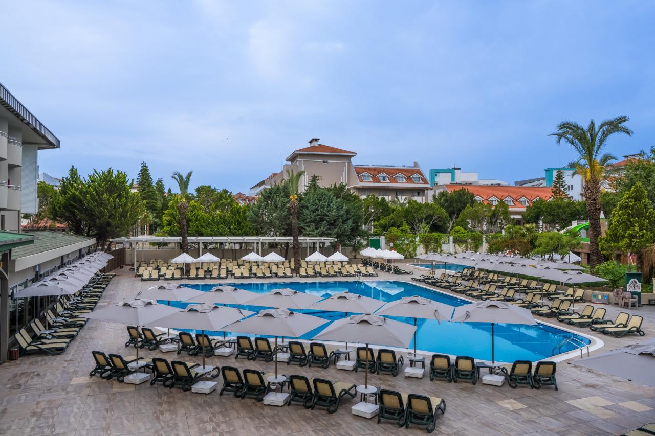 Hotel Side Breeze