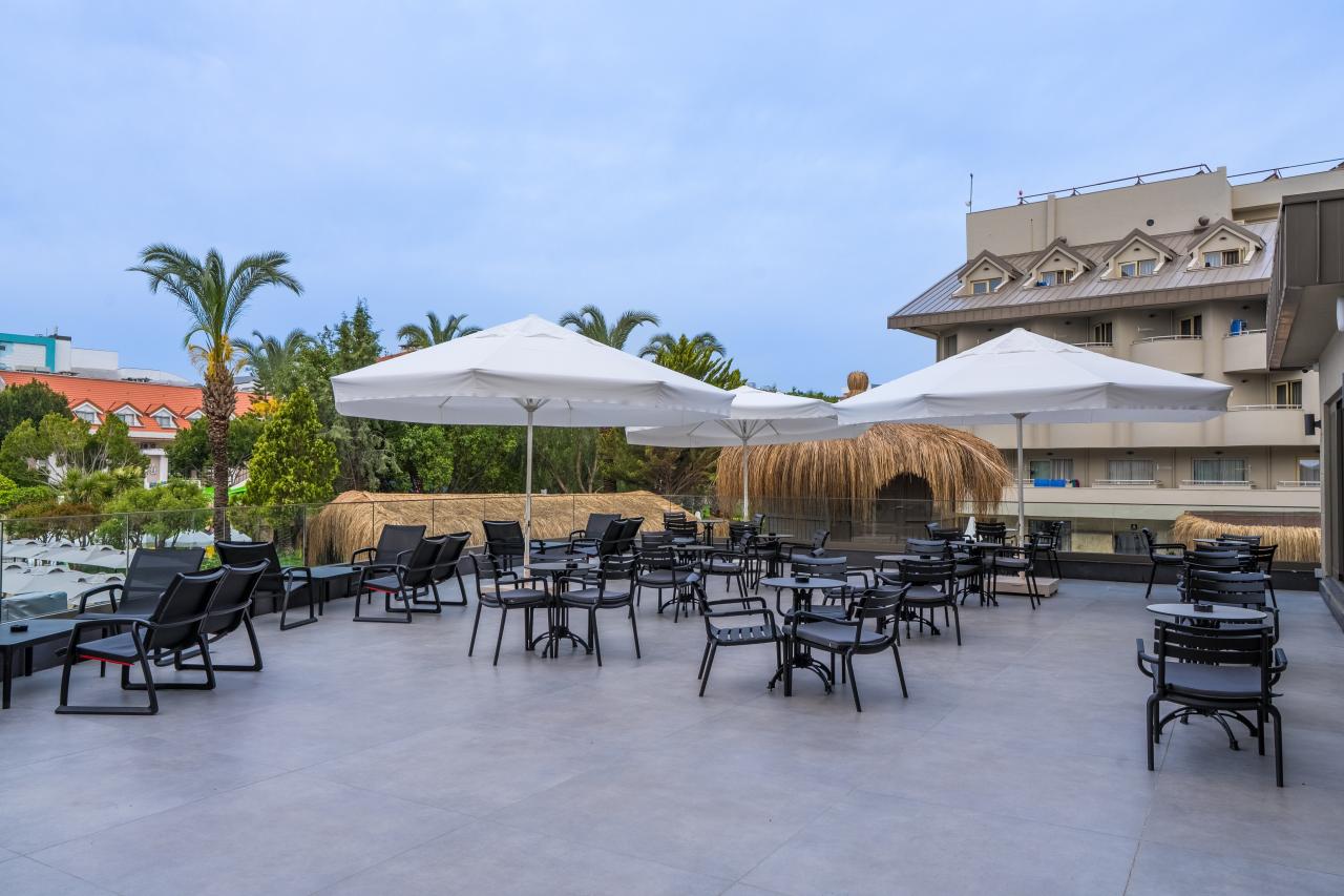 Hotel Side Breeze
