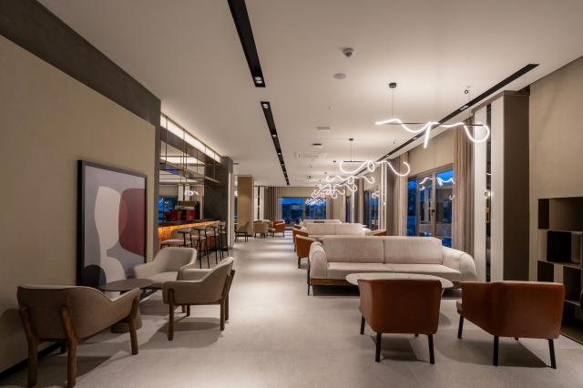 Hotel Side Breeze