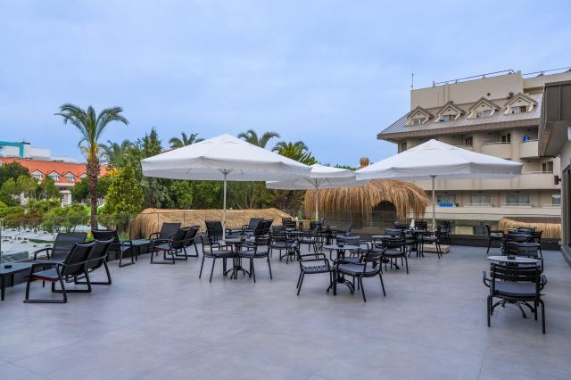 Hotel Side Breeze