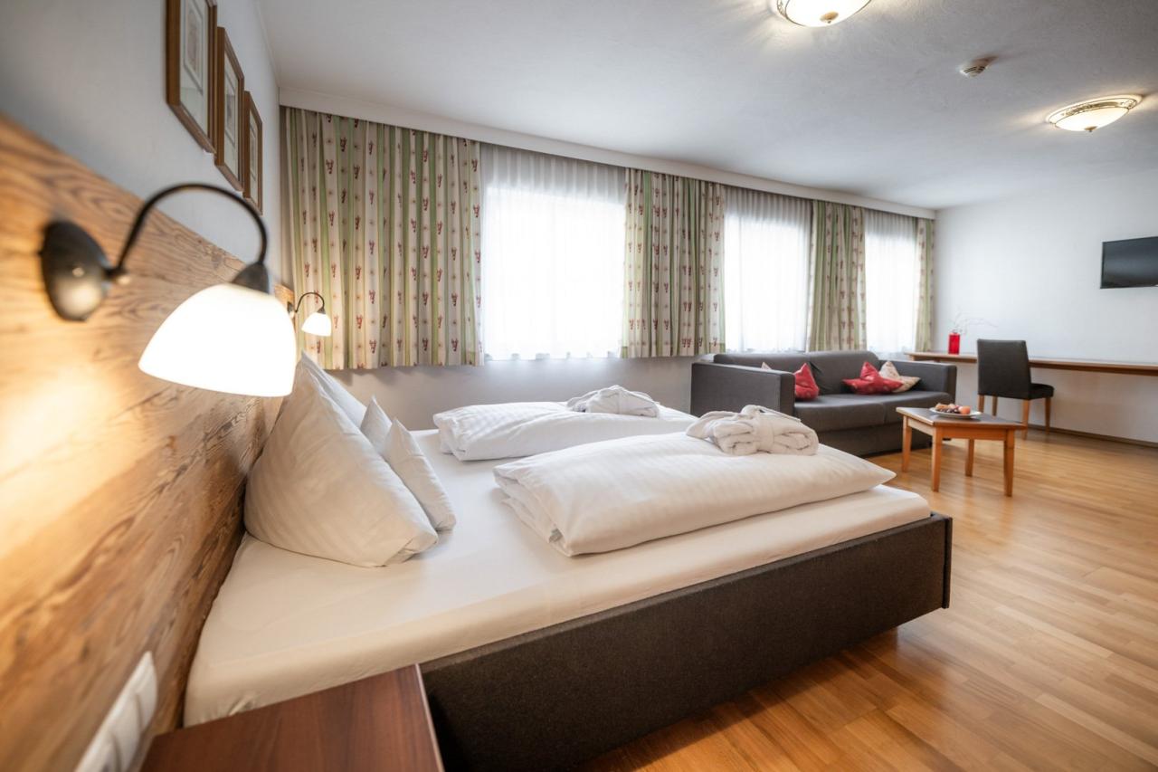 Posthaus Stubai and Smart