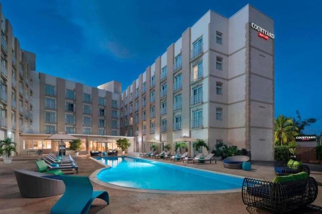Courtyard Nassau Downtown/Junkanoo Beach