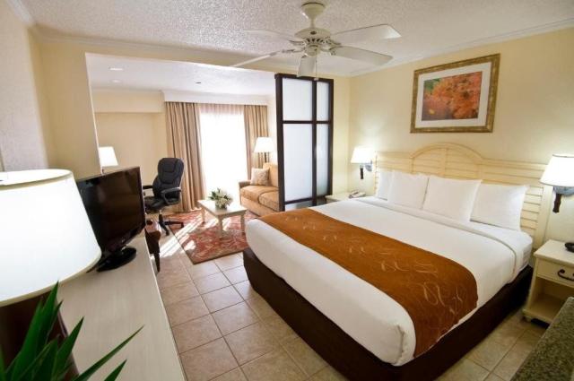 Comfort Suites Paradise Island