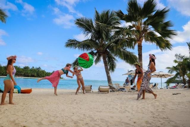 Muri Beach Club Hotel