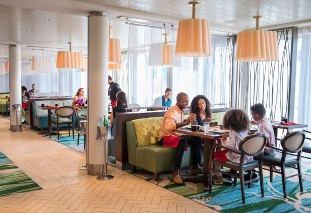 Čtrnáctidenní plavba z Amsterdamu na Island a zpět