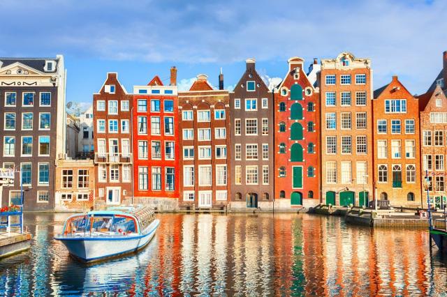 Čtrnáctidenní plavba z Amsterdamu na Island a zpět