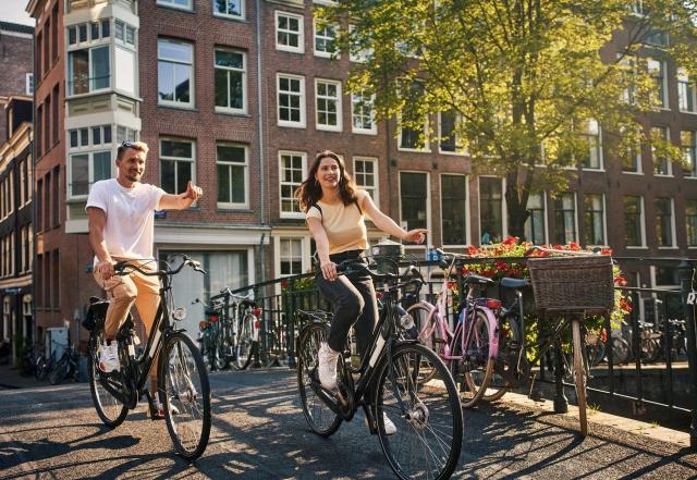 Čtrnáctidenní plavba z Amsterdamu na Island a zpět