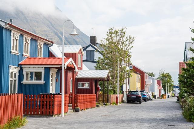 Čtrnáctidenní plavba z Amsterdamu na Island a zpět