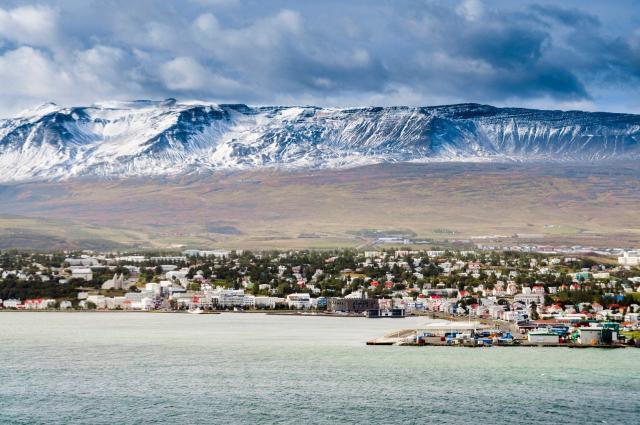 Čtrnáctidenní plavba z Amsterdamu na Island a zpět