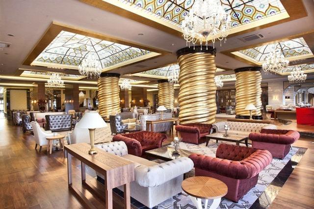 Hotel Royal Holiday Palace