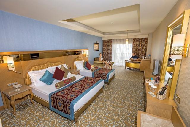 Hotel Royal Holiday Palace
