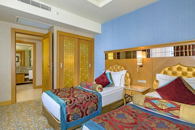 Hotel Royal Holiday Palace