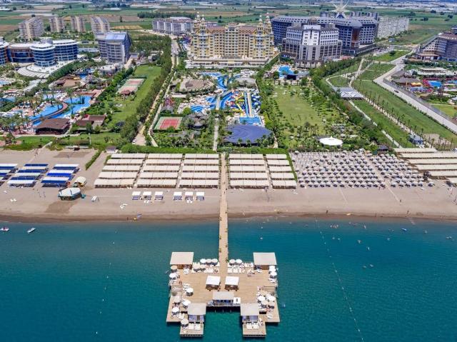 Hotel Royal Holiday Palace