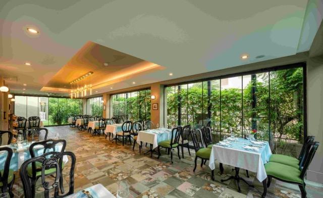 Hotel Sailor’s Beach Club