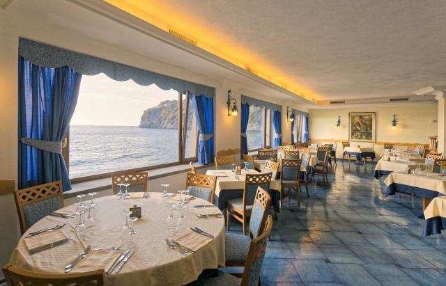 Hotel Tritone