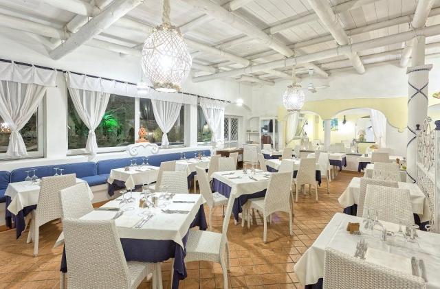 Hotel Tritone