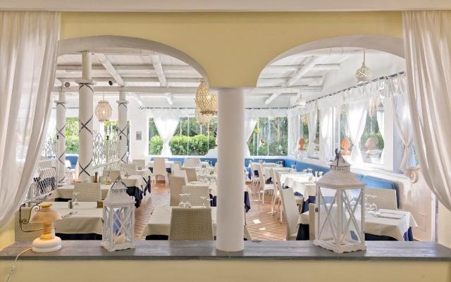 Hotel Tritone