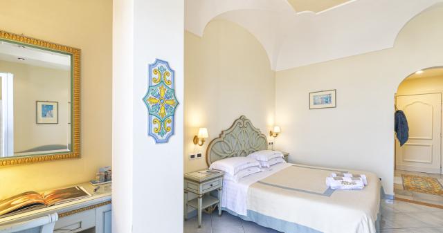 Hotel Tritone