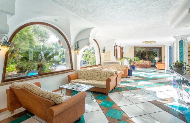 Hotel Tritone