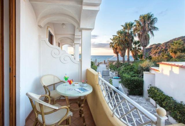 Hotel Tritone