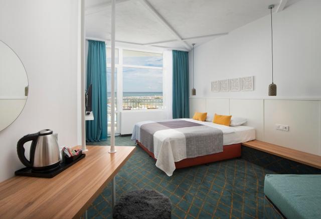Hotel Sunrise Blue Magic