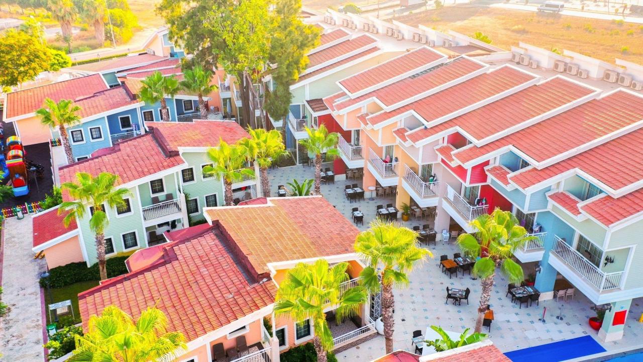 Hotel Crystal Club World Of Colors