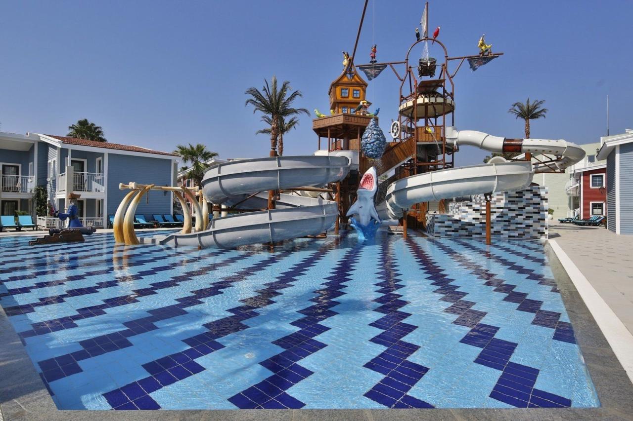 Hotel Crystal Club World Of Colors
