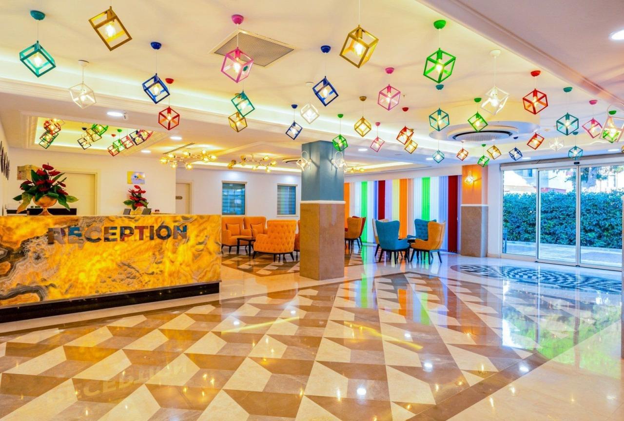 Hotel Crystal Club World Of Colors