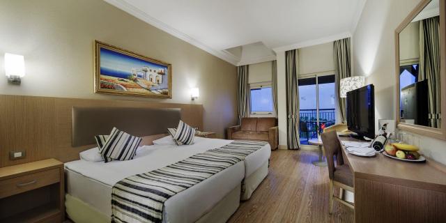 Hotel Crystal Tat Beach