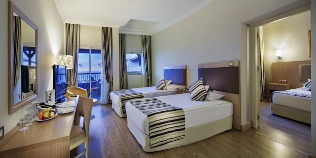 Hotel Crystal Tat Beach