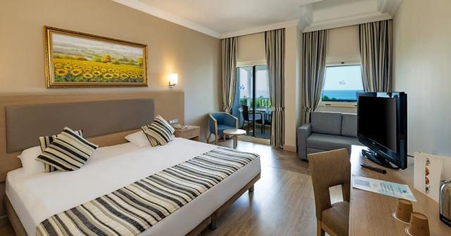 Hotel Crystal Tat Beach