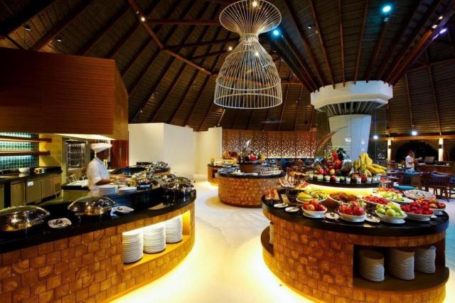 Hotel Centara Ras Fushi Resort & Spa