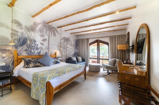 Hotel Bluebay Beach Resort