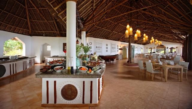 Hotel Bluebay Beach Resort