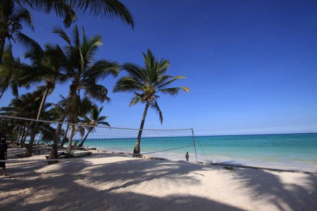 Hotel Bluebay Beach Resort