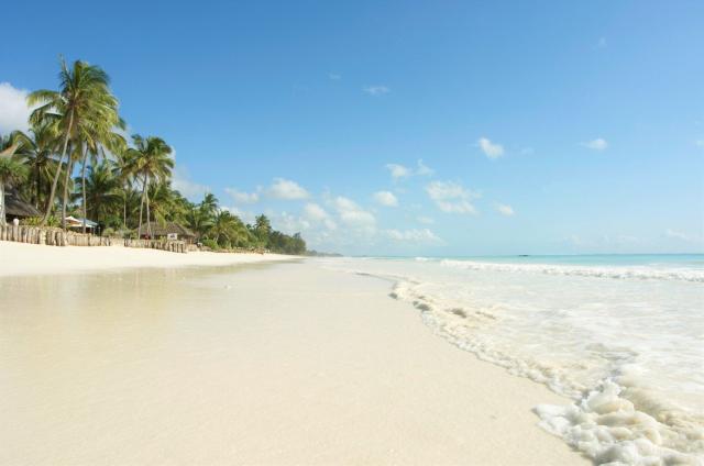 Hotel Bluebay Beach Resort