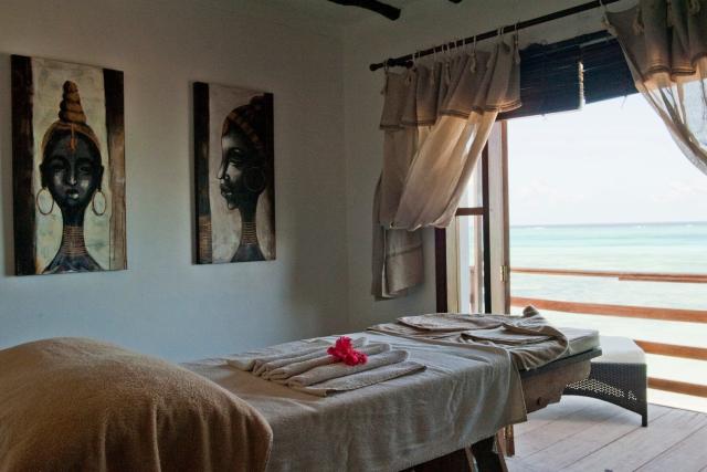 Hotel Karafuu Beach Resort