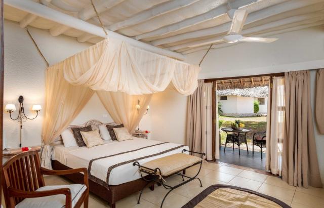 Hotel Karafuu Beach Resort