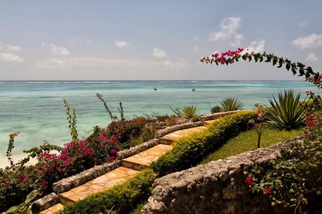 Hotel Karafuu Beach Resort