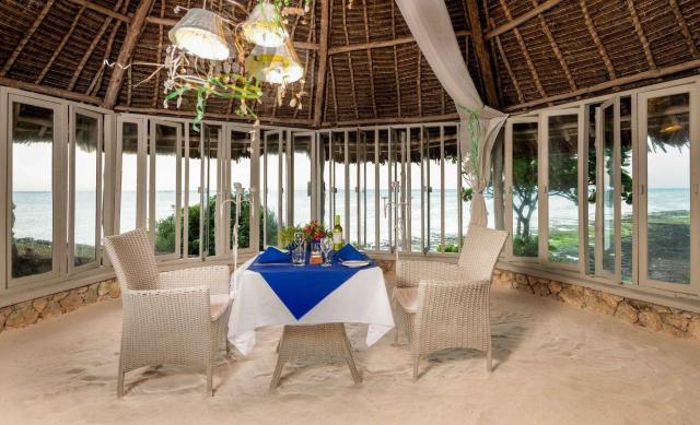Hotel Karafuu Beach Resort