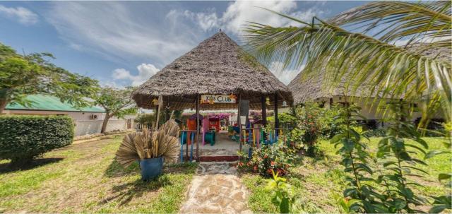 Hotel Karafuu Beach Resort