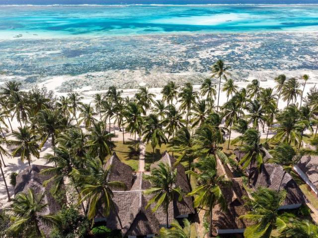 Hotel Karafuu Beach Resort