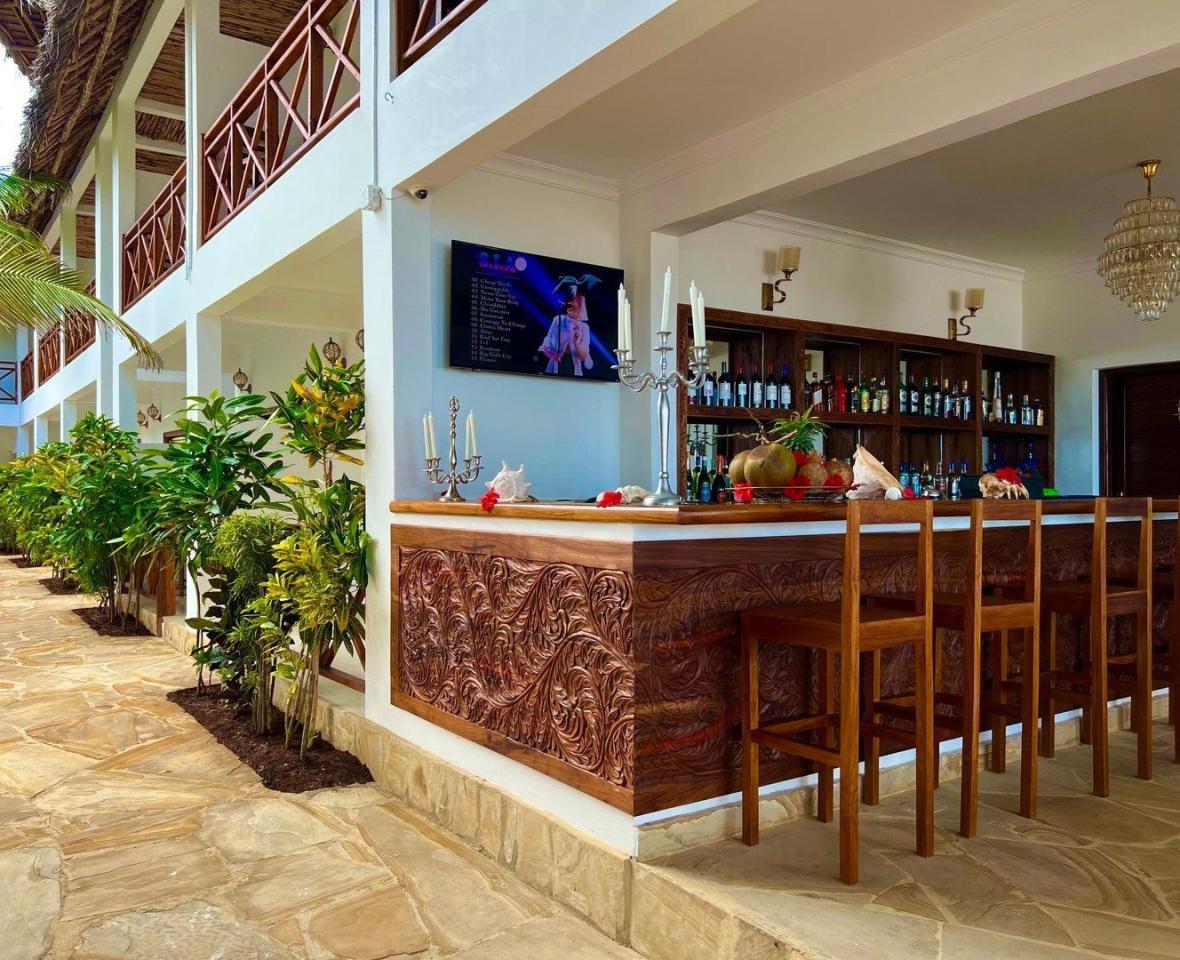Hotel Karibu Beach Resort