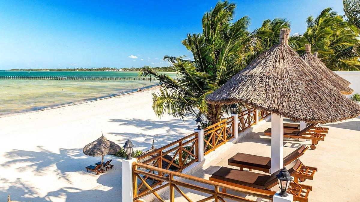 Hotel Karibu Beach Resort