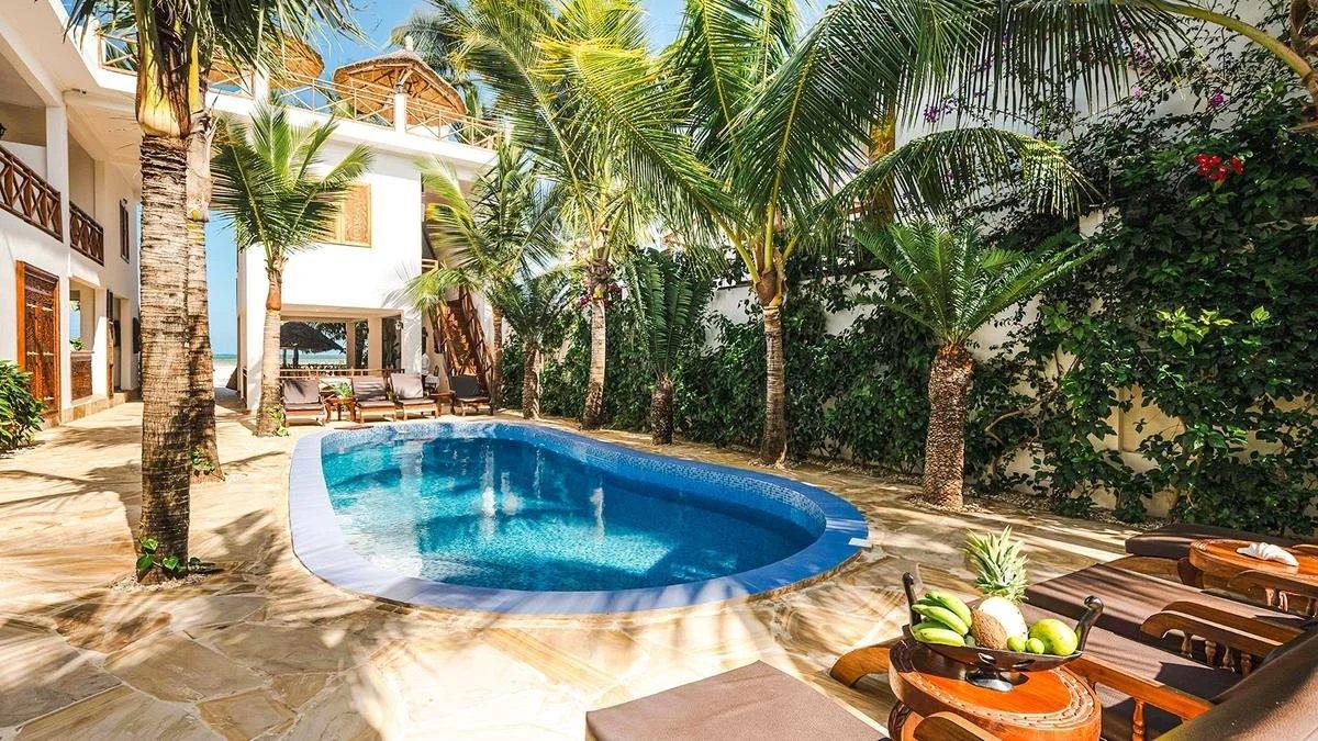 Hotel Karibu Beach Resort