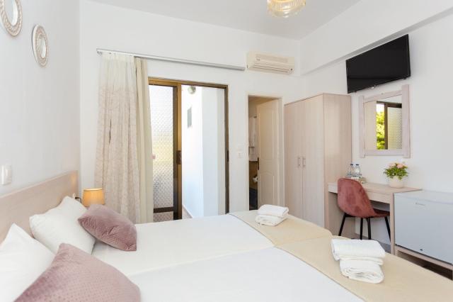 Varelis Hotel